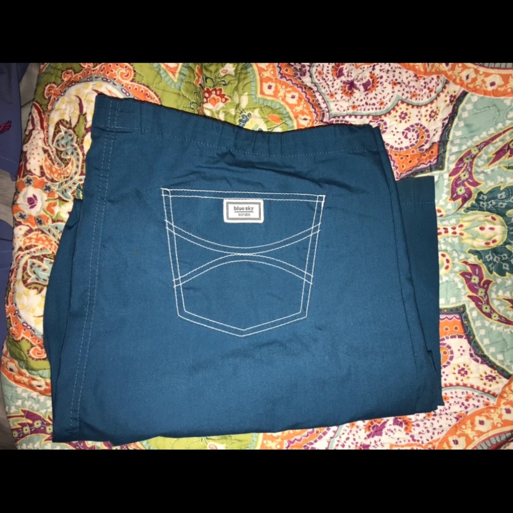 XL Blue Sky scrub pants